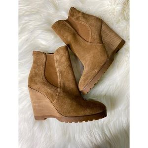 Michael Kors Tan Wedge Boots Size 8.5